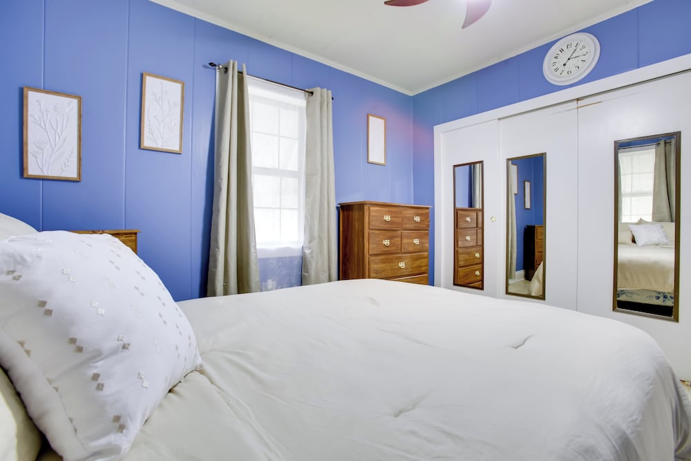Walk to 1st Street: Family Home in Thibodaux!
