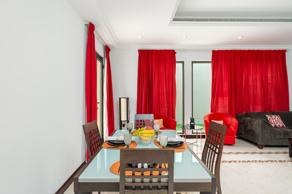 Exclusive 4BR Villa w Private Pool Beach