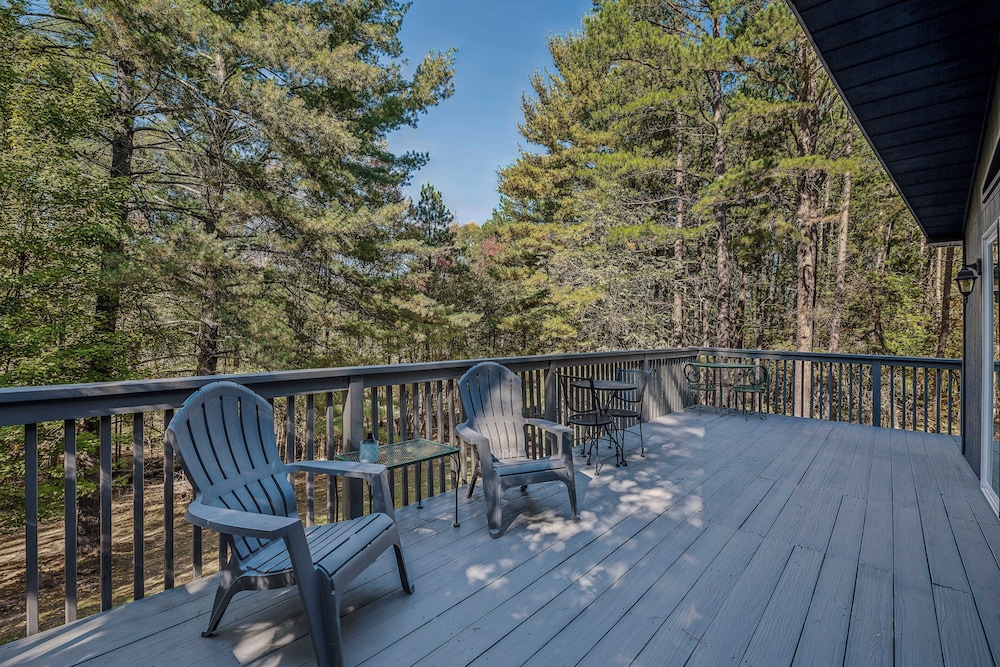 Mountain View Hideaway- A Fun Time Away! view 5