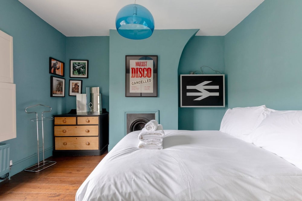 Trendy 2BD House 5 Mins From Willesden Junction!
