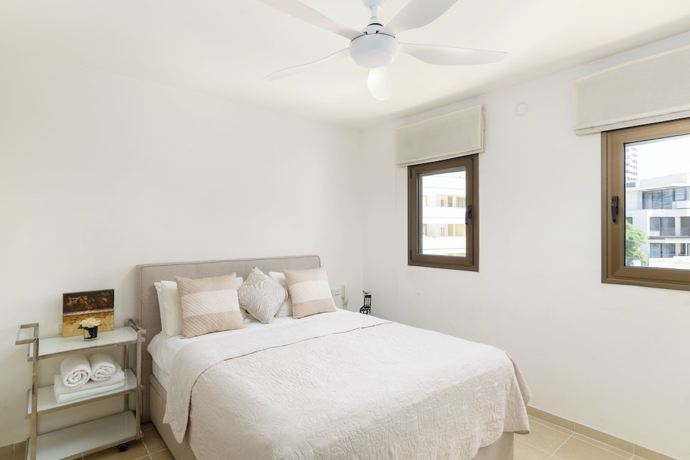 Comfy & Terrace neear Beach by FeelHome view 2