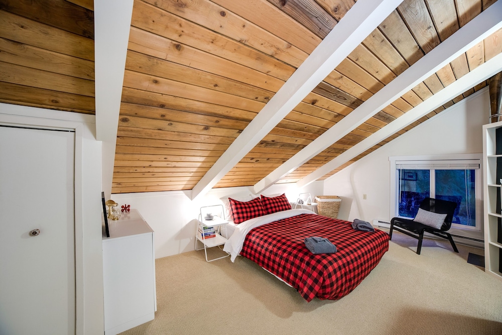 Snowline Cabin 66 - Hot Tub - Wi-fi - 3 Bedroom - Sleeps 10 view 5