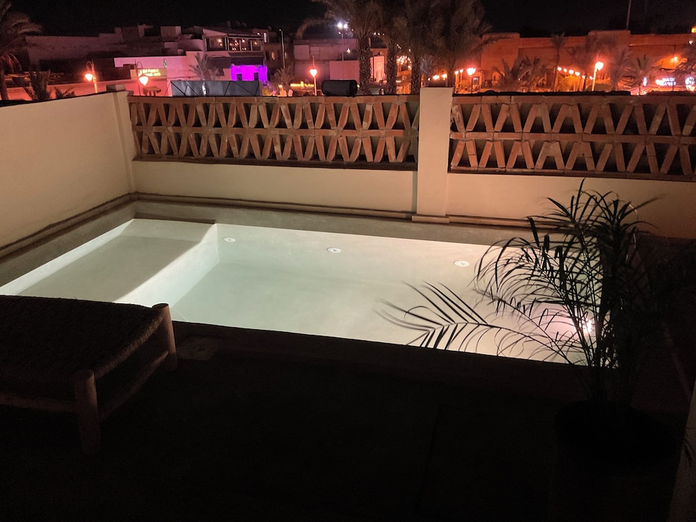 Riad Al Muhandiz