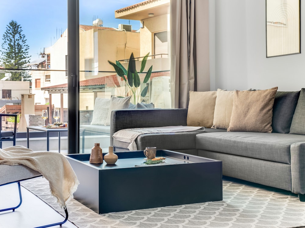 Sanders Crystal 1 - Charming 1-bdr Apt With Shared Pool view 5