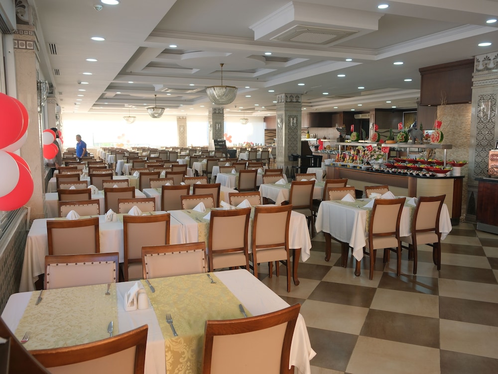 White Gold Hotel & Spa - Image 48