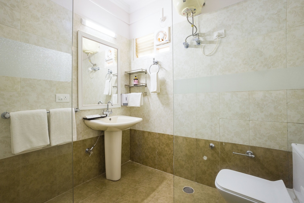 Alaya Stays Captains Nest 3 BHK Retreat With Garden & Scenic Views