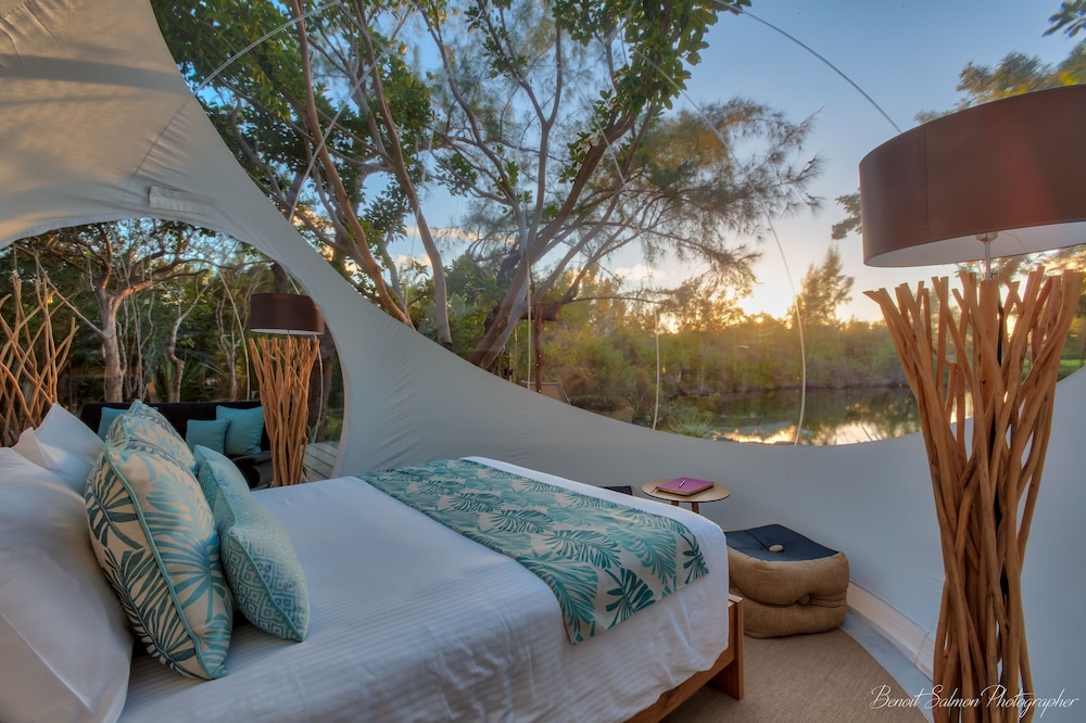 Bubble Lodge Ile aux Cerfs Island 23