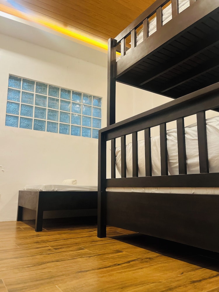 Hotel Hometowne Studios Greenville - Image 1