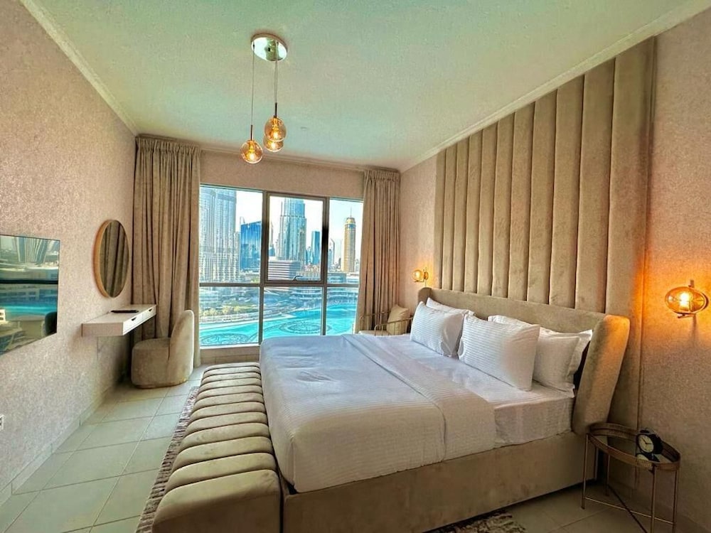 Durrani Homes - Grand 5BR besides Burj khalifa and Fountain view