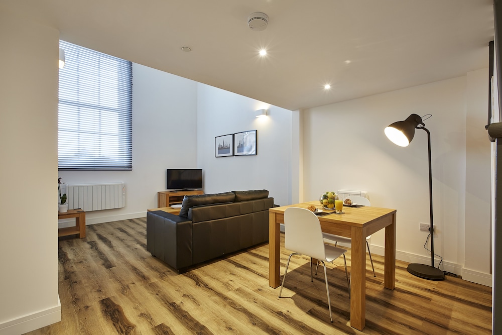 Burkhardt Hall by Viridian Apartments