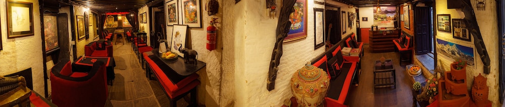 Hira Guest House