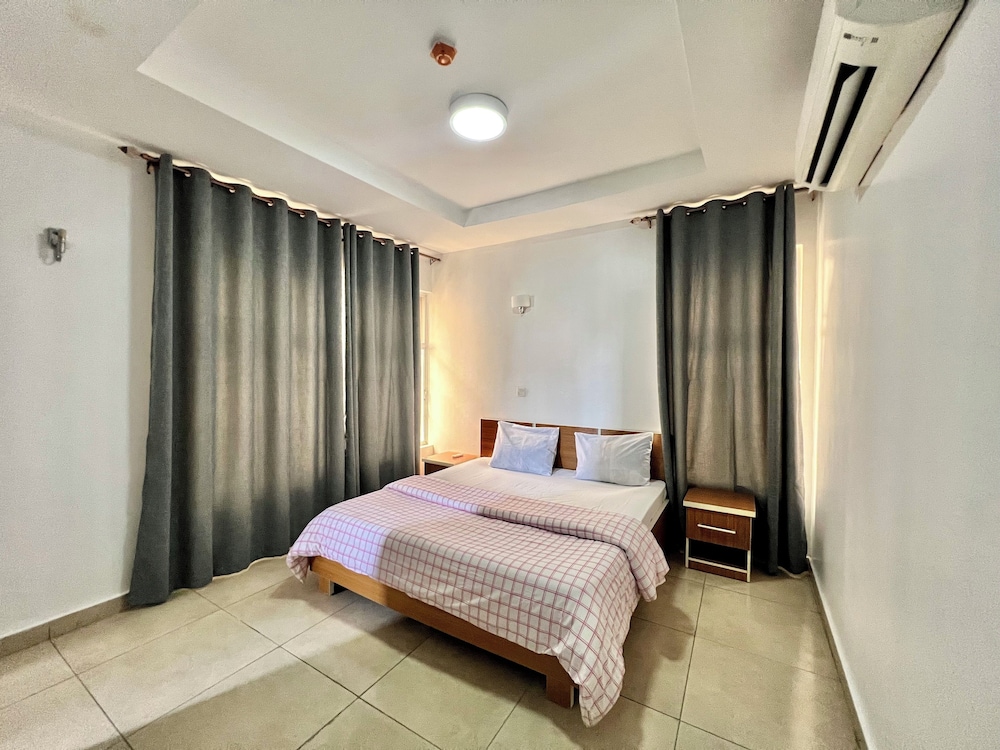FURNISHED APARTMENTS Duplex