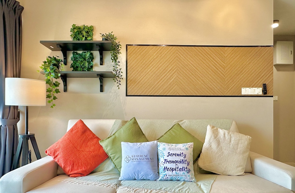 Country Garden Danga Bay Sea View Homestay by Stayrene