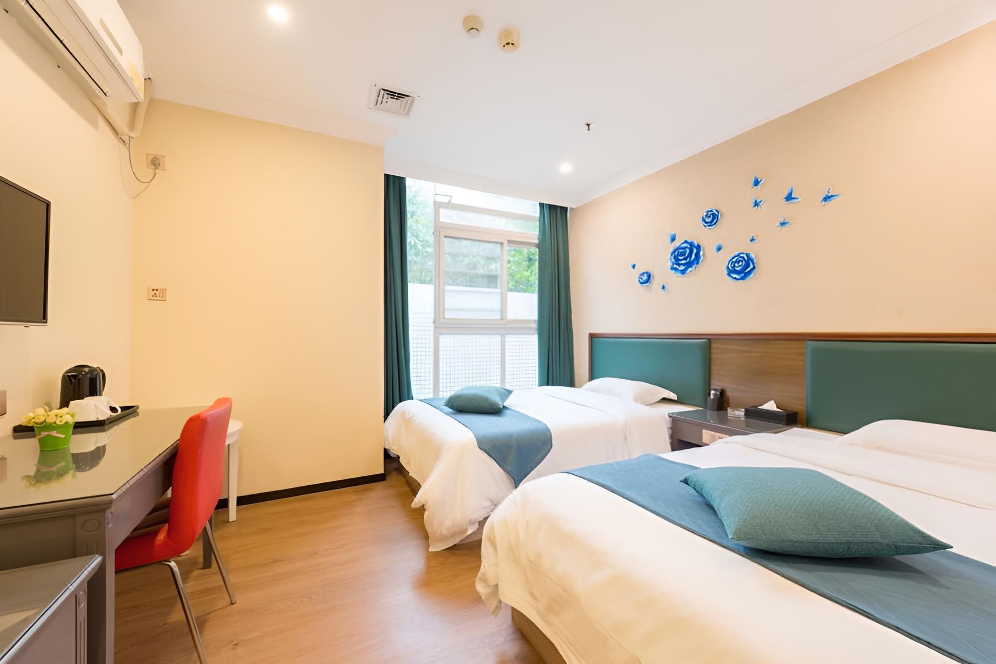 Huiyin Fashion Hotel