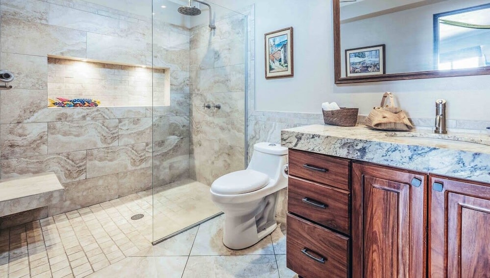 Ocean View 2Br Condo-balcony-beach-pool - 805