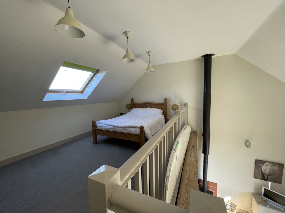 Surf Shack, 1-bed Cottage, Sleeps 2, Pet Friendly view 3
