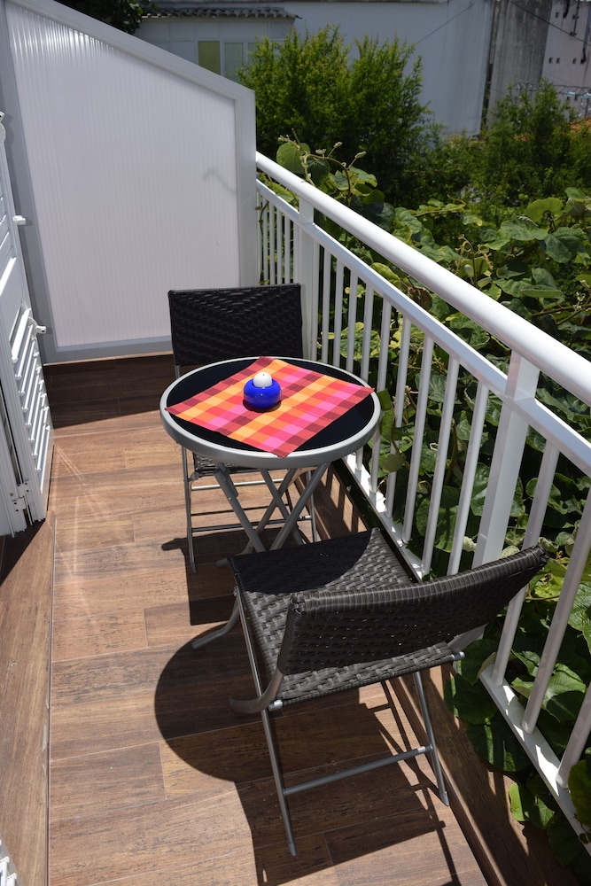 Jele Rooms
