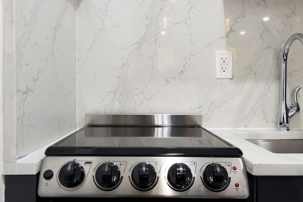 1597 New York Apt