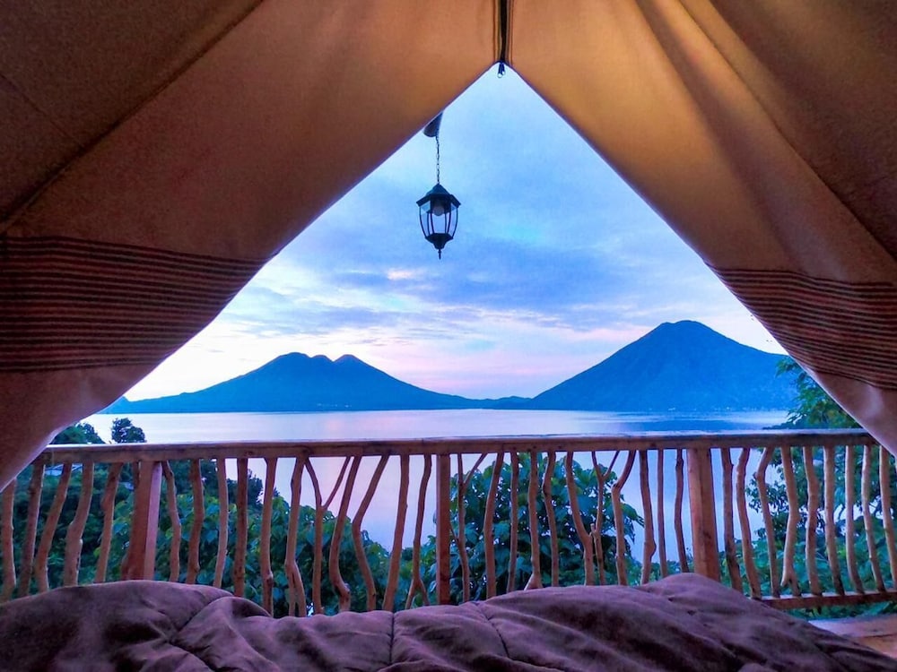 El Picnic Atitlan view 3