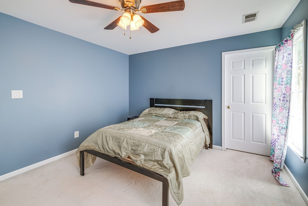 4 Mi to Dulles Airport: Spacious D.c. Area Home