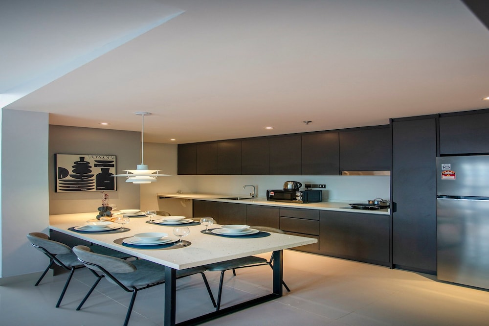 Novo Suites @ Jalan Ampang Skypool