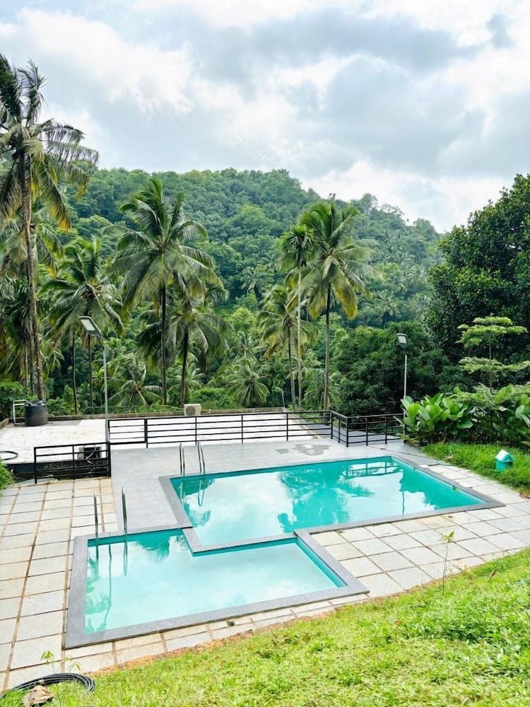 Vayalada Garden resort