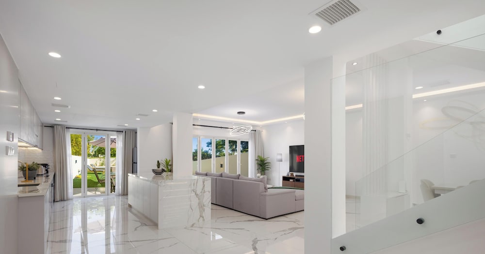LUX The Serene Springs Villa 2