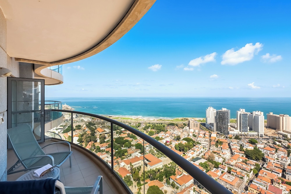 High-Rise Sea-View Stay by Sea N' Rent