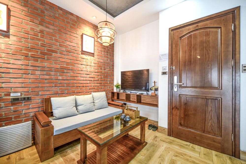 Ty House Managed by Lily Home