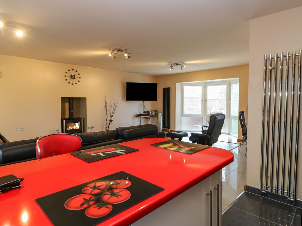 Darlington Vacations - Mead House - Property Image 2