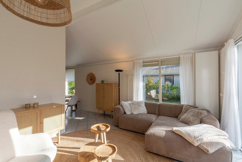 Holiday Home in Park De Watersnip Near Beach