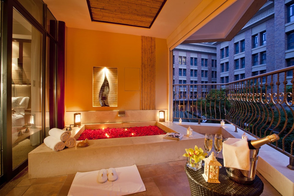 Nanjing Greenland Yuhao Hot Spring Hotel