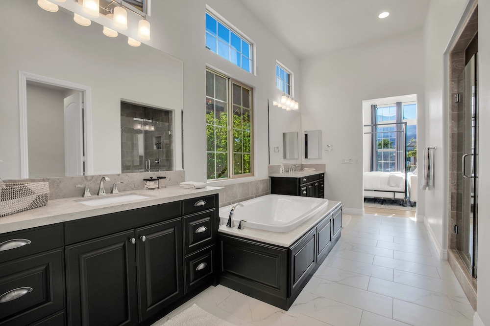 PGA Signature Lux Estate