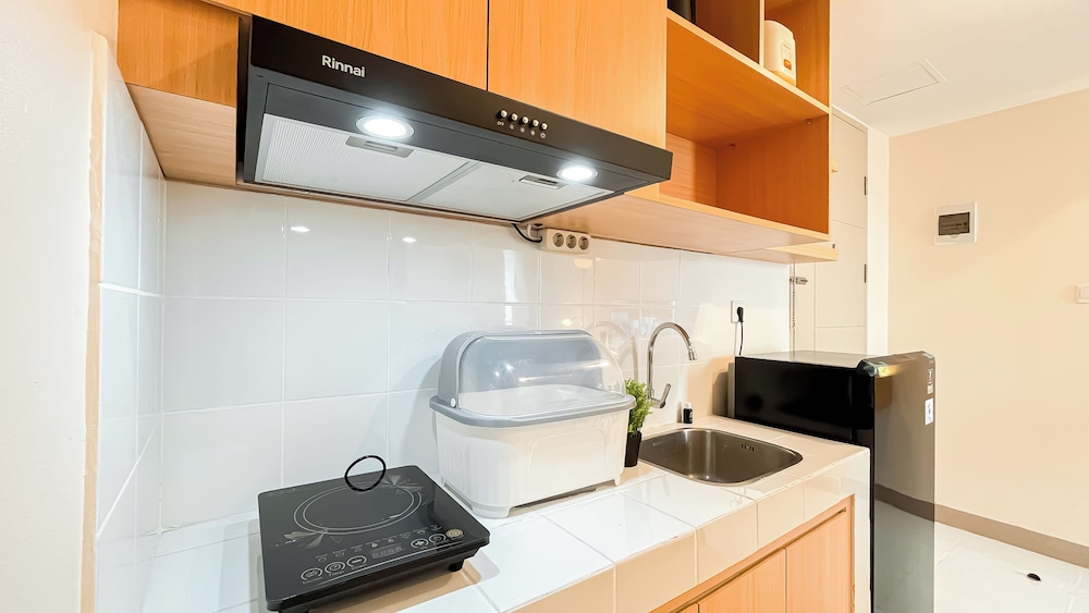White Toned Style 2Br Tokyo Riverside Pik 2 Apartment