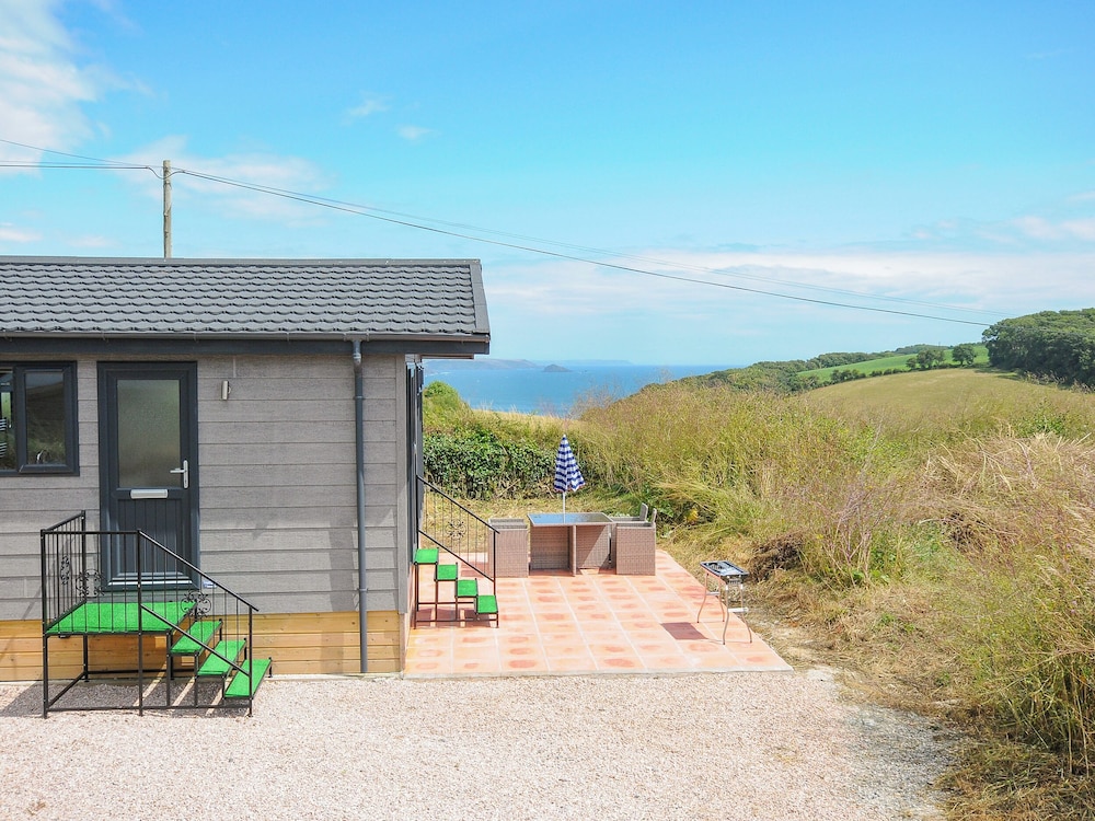 Midway Lodge