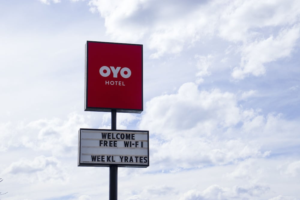 Castle Rock Vacations - OYO Hotel Castle Rock CO Downtown - Property Image 2