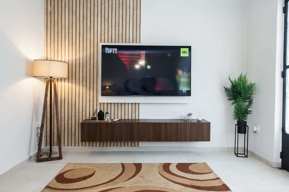 Beautiful 2 bedrooms apt at Filothei
