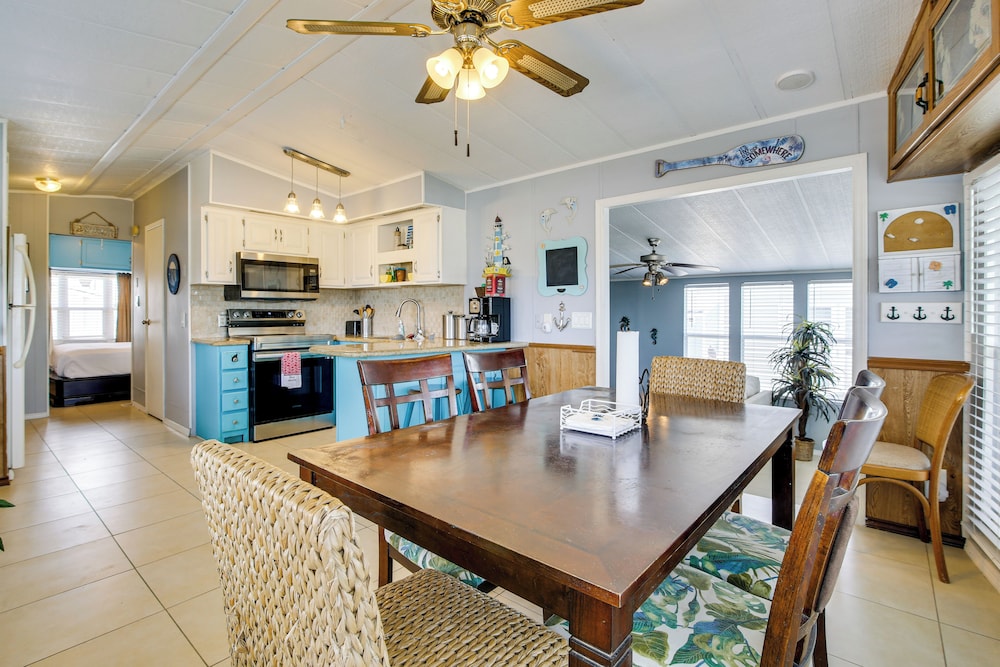 4 Mi to Beach: Home w/ Pool & Golf in Port Isabel!