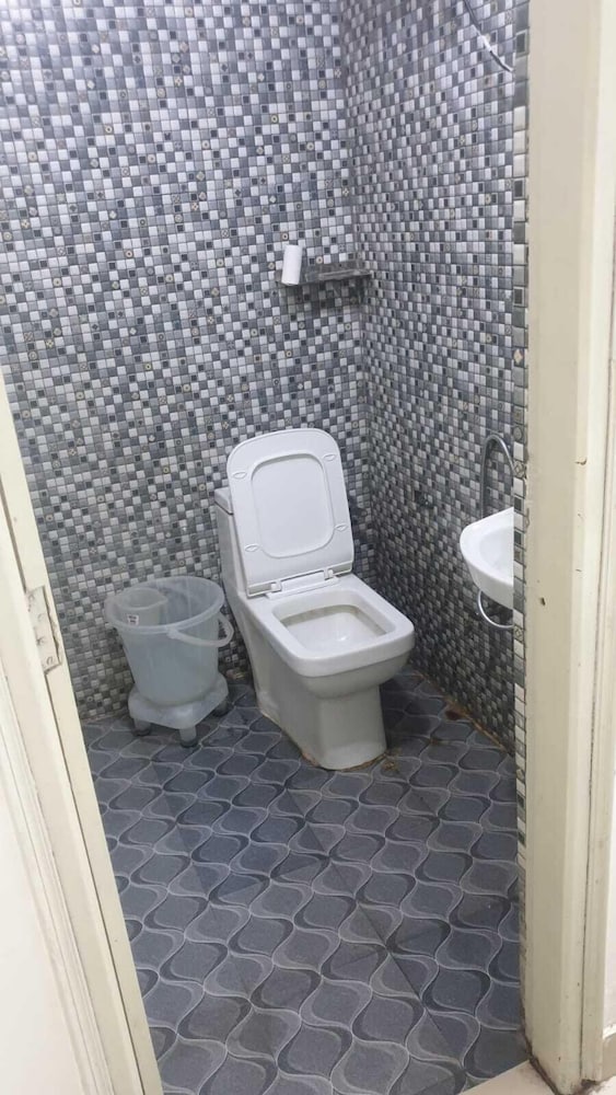 Roomshala Hotel Mannat