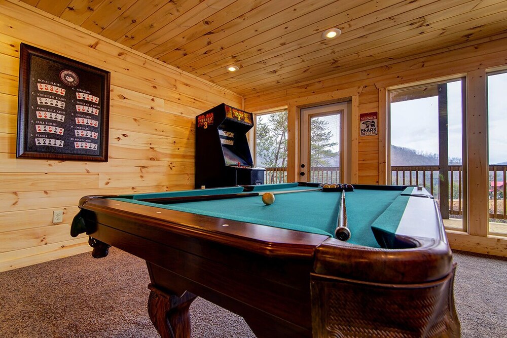 Critter Cove - 2 Bedrooms, 2 Baths, Sleeps 10 Home by RedAwning