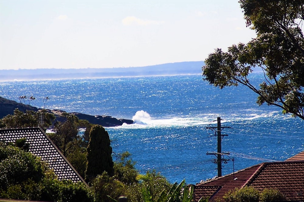 Mollymook Ocean View Motel - Welcoming Guests 18 Years and Older