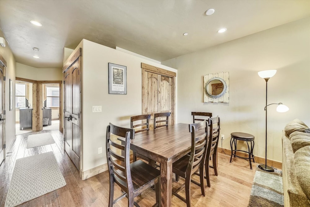 S Off Main #4 2 Bedroom Condo by RedAwning