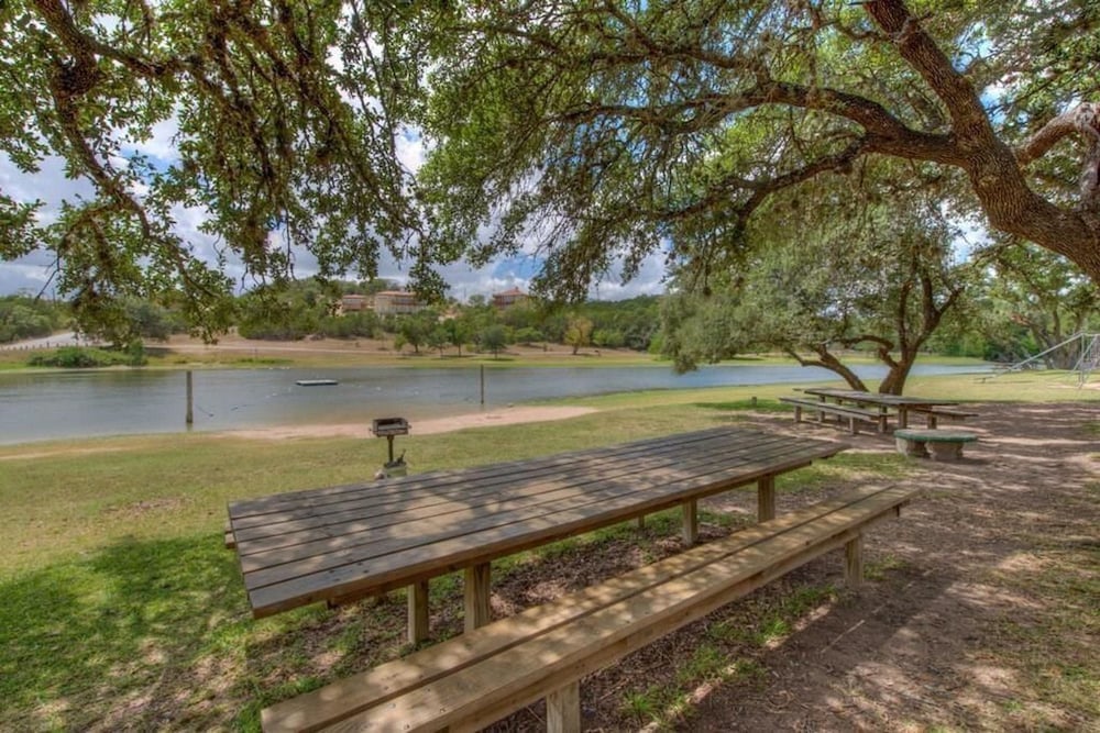 4 2 Firepit hot tub Scenic Views L2 EV Charger