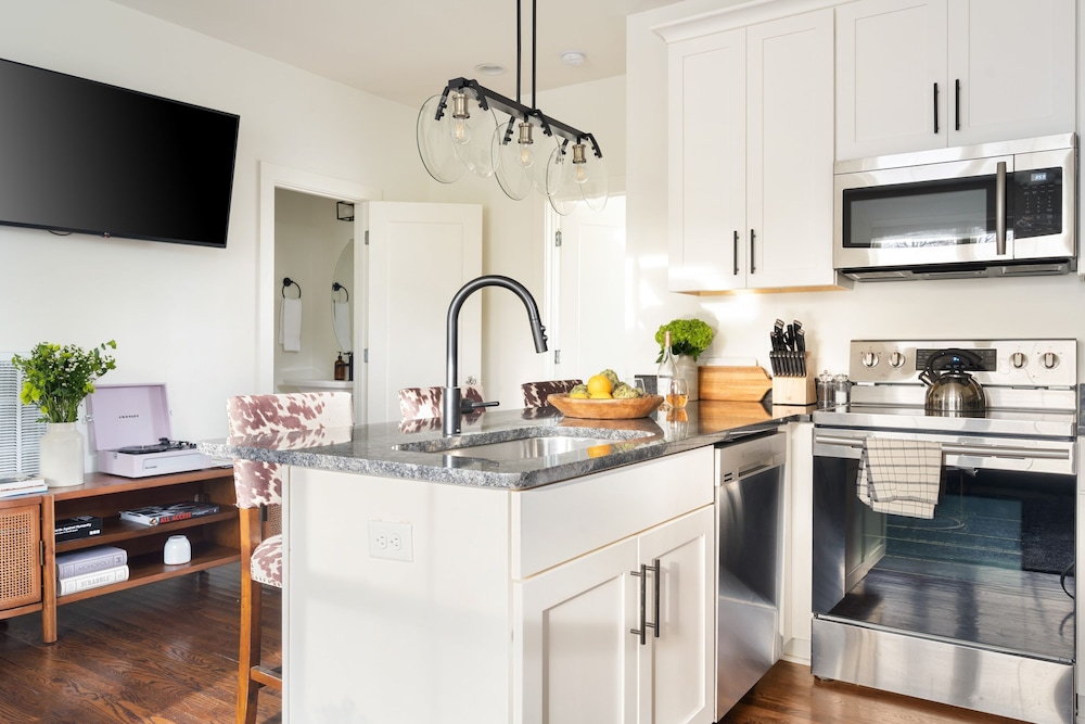 Hart Suite 3 by Avantstay Gorgeous Town House w Modern Amenities in Nashville