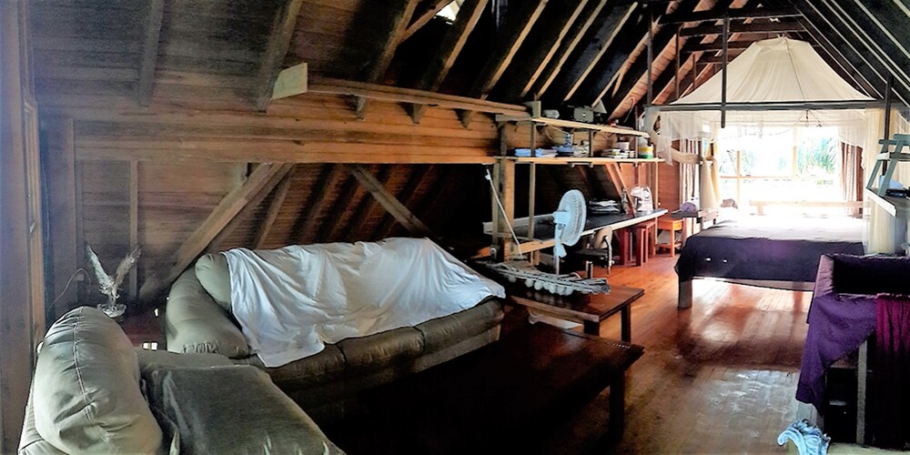 Treehouse Bungalow