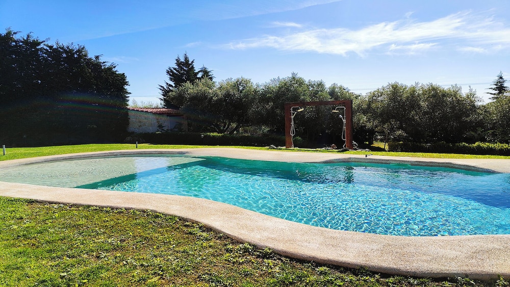 Villa Traditional Estate Heated Pool