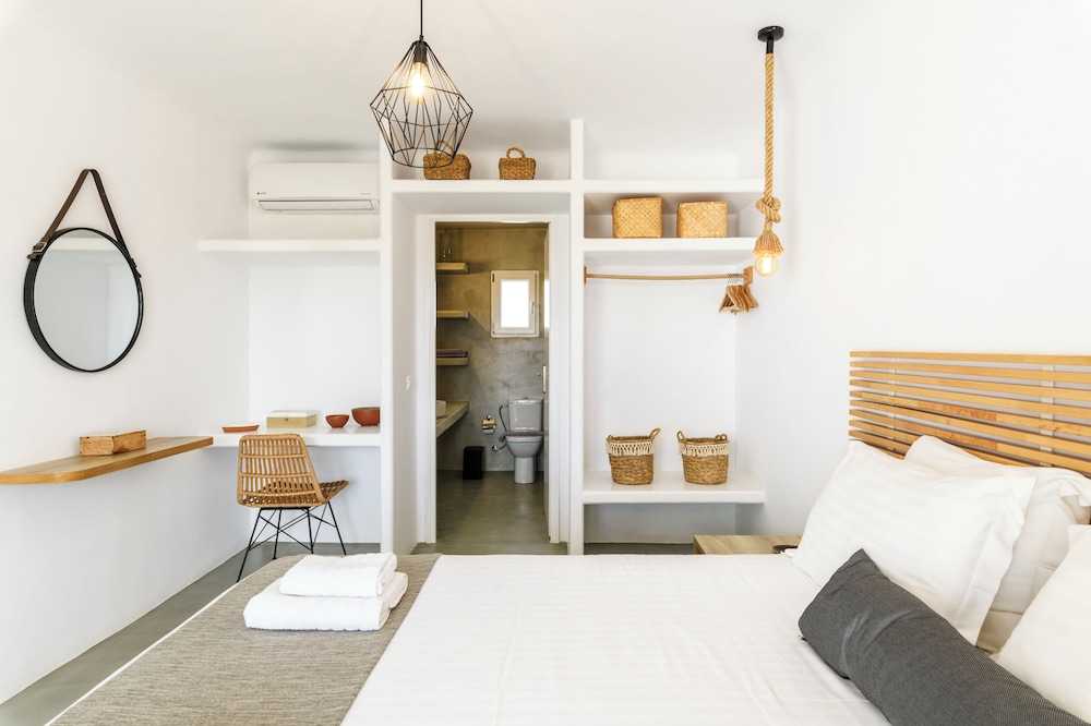 Mykonist Merchia Beach Villas & Suites