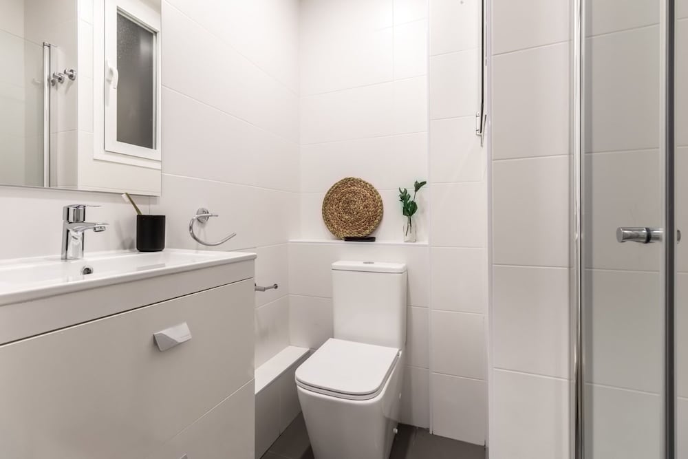Sofia - 4 Bedrooms and Balcony in O Donell