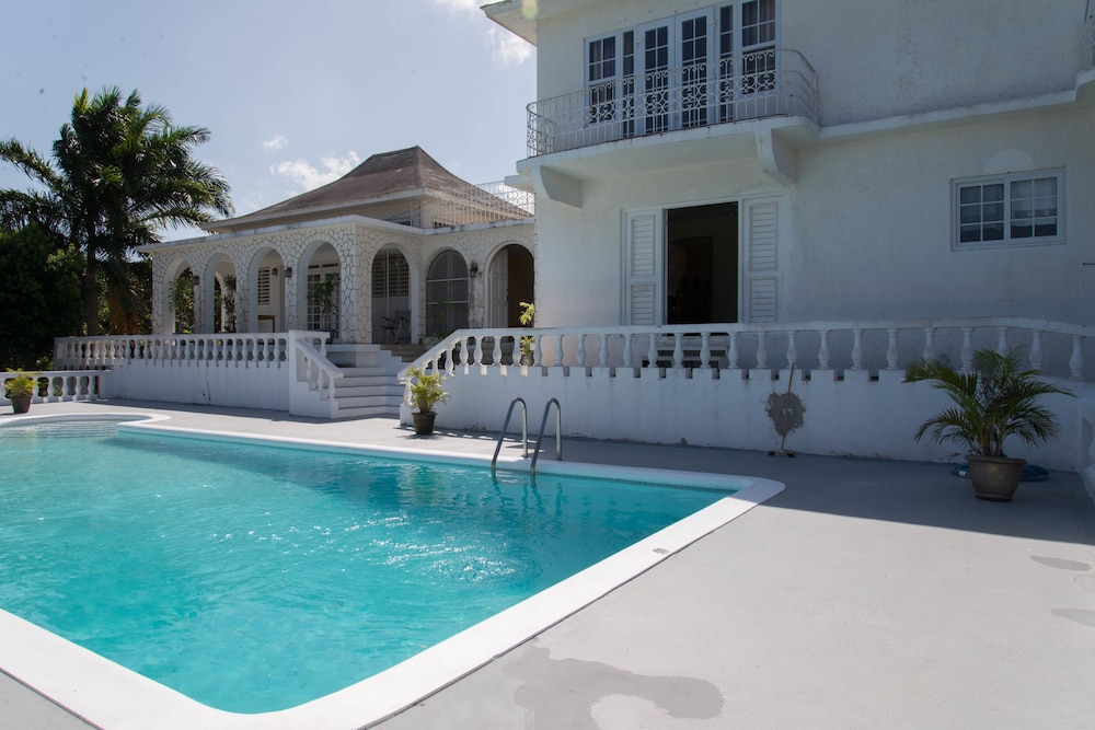 Hatfield South Villa