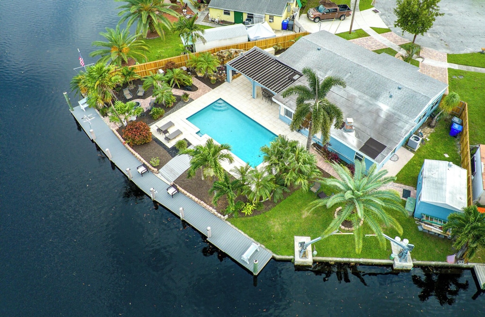 AQUA VILLA